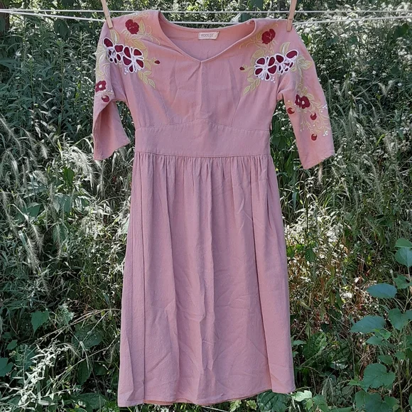 Roolee | Dresses | Roolee Emroidered Blush Midi Dress Linen Blend 34 Sleeve  Sz Xs | Poshmark